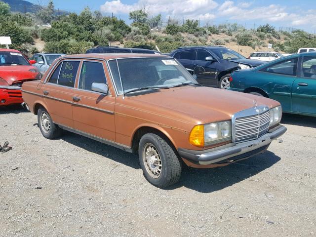 WDB12313010264962 - 1982 MERCEDES-BENZ 300D GOLD photo 1