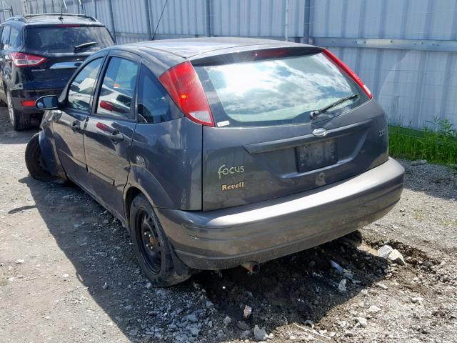 3FAFP37364R113440 - 2004 FORD FOCUS ZX5 GRAY photo 3