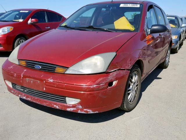 3FAHP37Z64R127951 - 2004 FORD FOCUS ZX5 RED photo 2