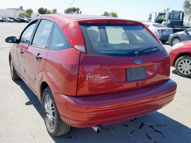 3FAHP37Z64R127951 - 2004 FORD FOCUS ZX5 RED photo 3