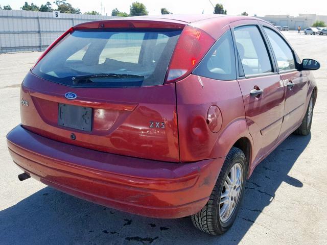 3FAHP37Z64R127951 - 2004 FORD FOCUS ZX5 RED photo 4