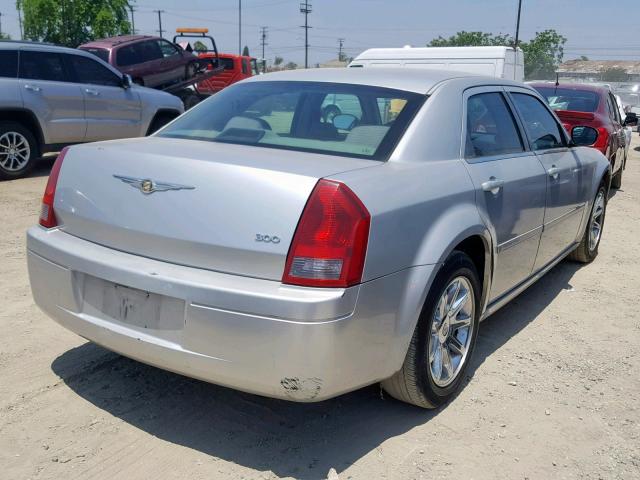 2C3KA43RX6H362806 - 2006 CHRYSLER 300 SILVER photo 4