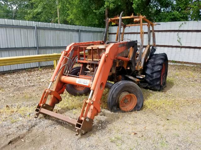 M90010469 - 2000 KUTA TRACTOR ORANGE photo 2