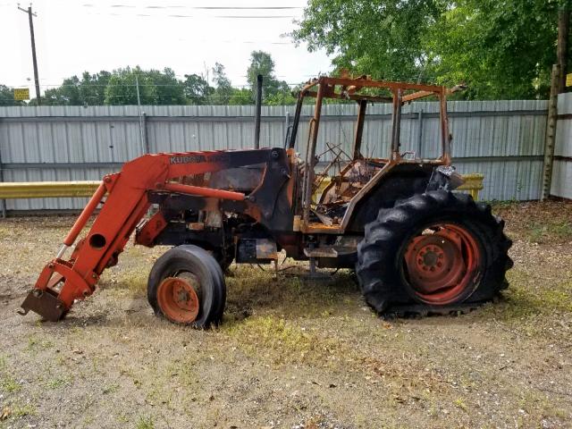 M90010469 - 2000 KUTA TRACTOR ORANGE photo 9