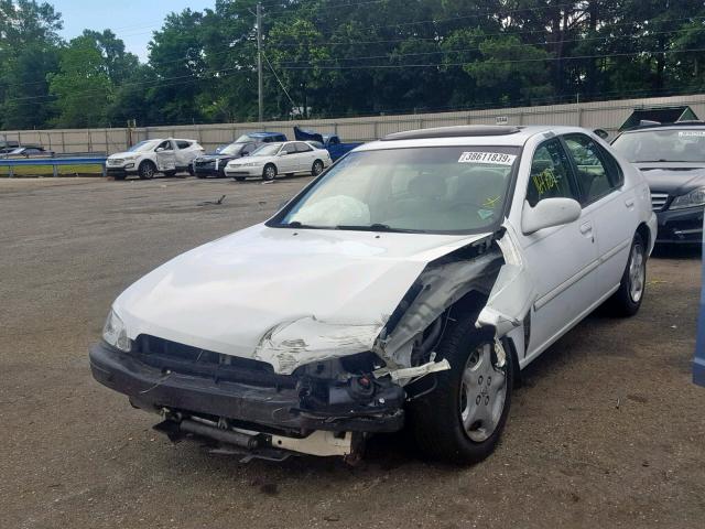 1N4DL01DXYC222555 - 2000 NISSAN ALTIMA XE WHITE photo 2