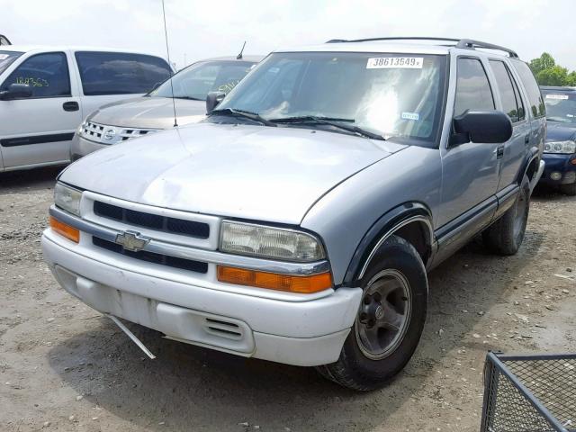 1GNCS13W3V2246475 - 1997 CHEVROLET BLAZER SILVER photo 2