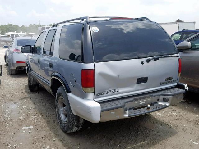 1GNCS13W3V2246475 - 1997 CHEVROLET BLAZER SILVER photo 3