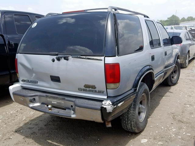 1GNCS13W3V2246475 - 1997 CHEVROLET BLAZER SILVER photo 4