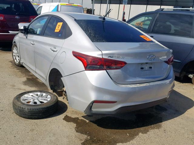 3KPC24A35JE012595 - 2018 HYUNDAI ACCENT SE SILVER photo 3