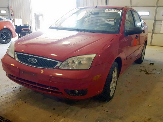 1FAHP34N27W286646 - 2007 FORD FOCUS ZX4 RED photo 2