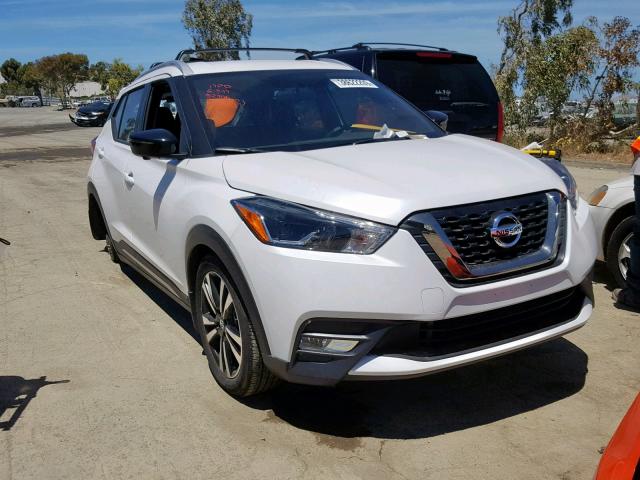 3N1CP5CU8KL493276 - 2019 NISSAN KICKS S WHITE photo 1