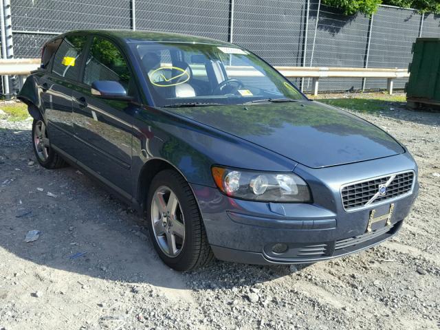 YV1MJ682752094861 - 2005 VOLVO V50 T5 GRAY photo 1