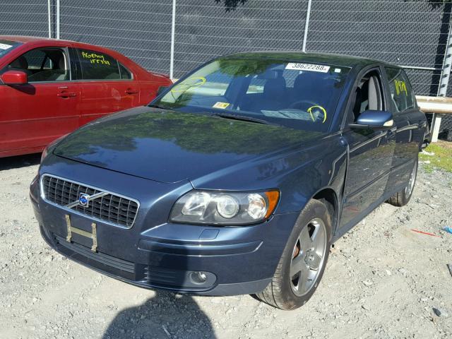 YV1MJ682752094861 - 2005 VOLVO V50 T5 GRAY photo 2