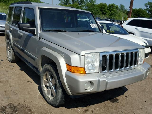 1J8HG48K28C135169 - 2008 JEEP COMMANDER SILVER photo 1
