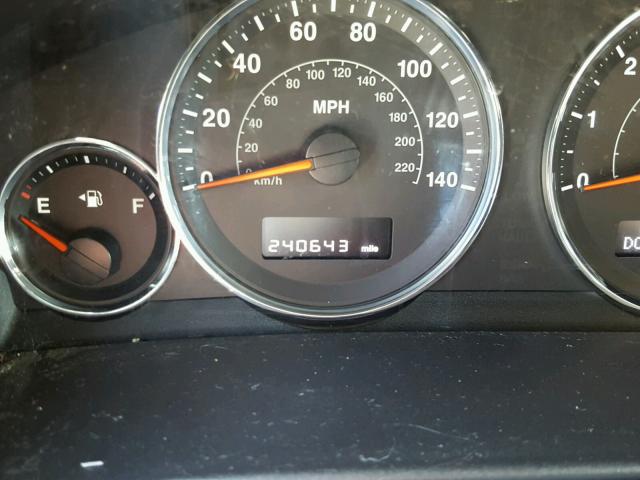 1J8HG48K28C135169 - 2008 JEEP COMMANDER SILVER photo 8