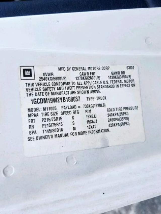 1GCDM19W2YB188037 - 2000 CHEVROLET ASTRO WHITE photo 10