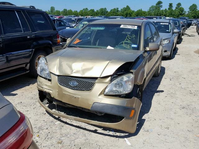 KNADE123166165736 - 2006 KIA RIO GOLD photo 2