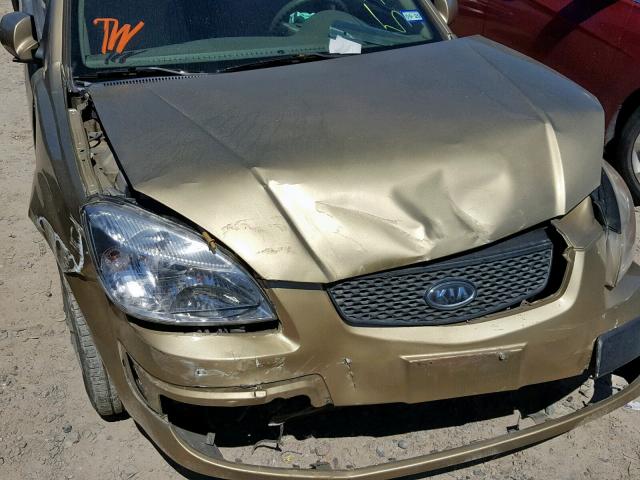 KNADE123166165736 - 2006 KIA RIO GOLD photo 9