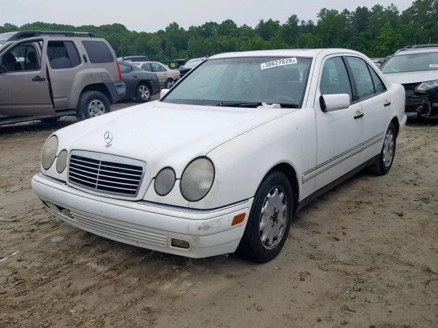 WDBJF55F4VA380053 - 1997 MERCEDES-BENZ E 320 WHITE photo 2