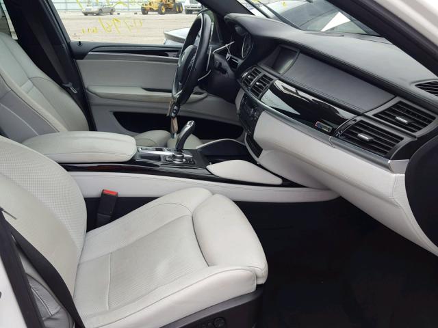 5YMGZ0C53E0C40608 - 2014 BMW X6 M WHITE photo 5