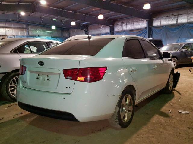 KNAFU4A27A5060753 - 2010 KIA FORTE EX WHITE photo 4