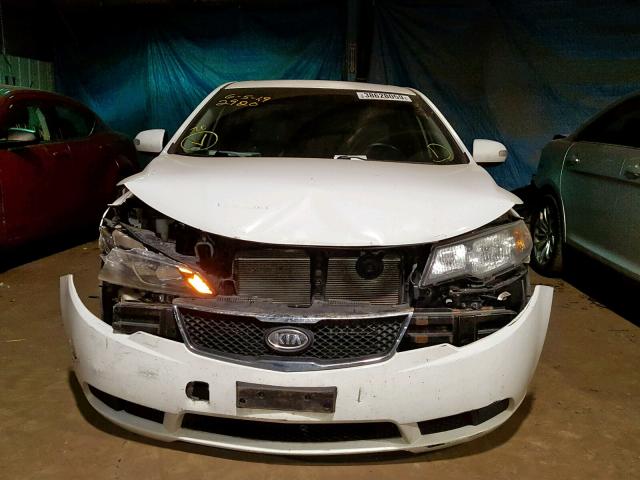 KNAFU4A27A5060753 - 2010 KIA FORTE EX WHITE photo 9