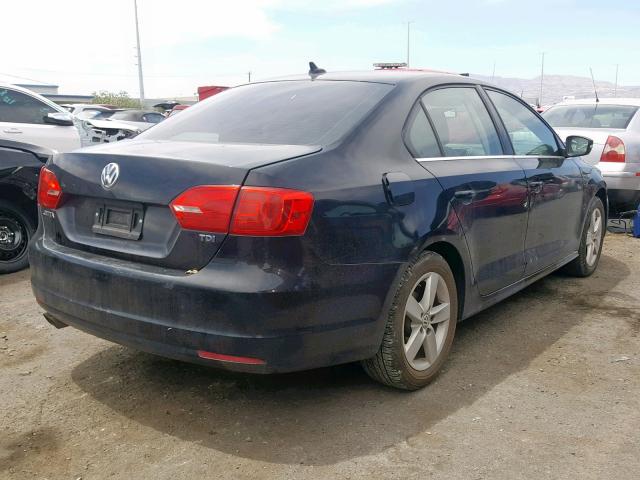 3VWLL7AJ8EM303789 - 2014 VOLKSWAGEN JETTA TDI BLACK photo 4