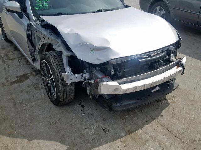 JF1ZNAA15D2722005 - 2013 TOYOTA SCION FR-S SILVER photo 9