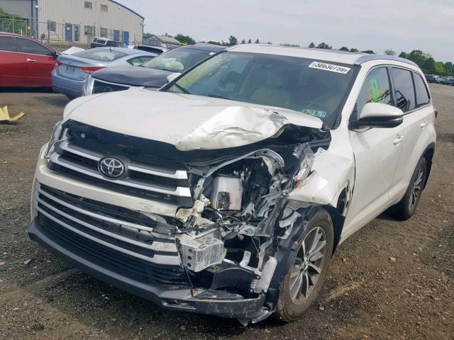 5TDJZRFH2JS543988 - 2018 TOYOTA HIGHLANDER WHITE photo 2