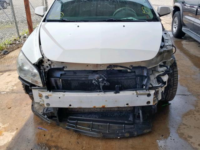 1G1ZH57BX84292368 - 2008 CHEVROLET MALIBU 1LT WHITE photo 9