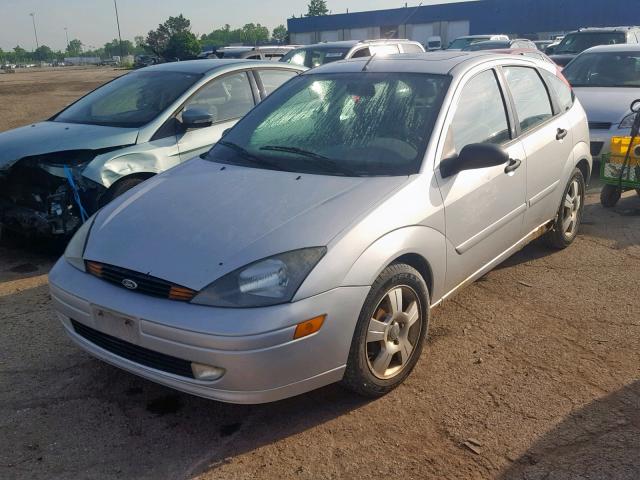 3FAFP37343R174431 - 2003 FORD FOCUS ZX5 GRAY photo 2