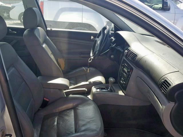 WVWPD63B64P152154 - 2004 VOLKSWAGEN PASSAT GLS SILVER photo 5