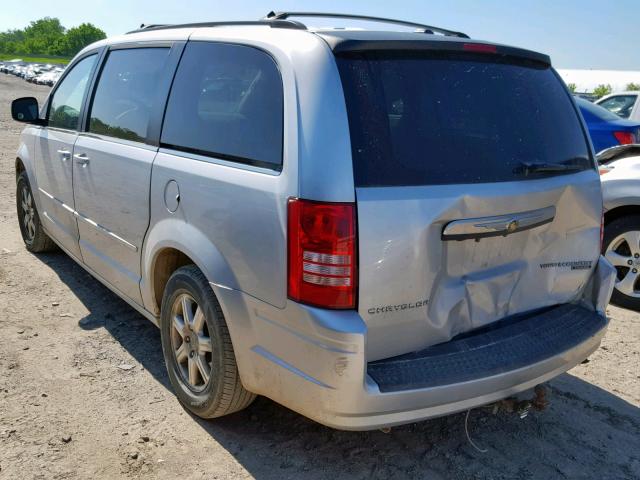 2A4RR5D17AR110462 - 2010 CHRYSLER TOWN & COU SILVER photo 3