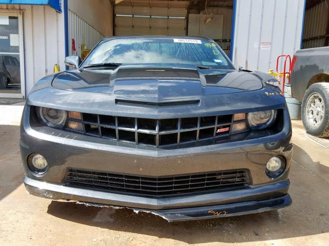 2G1FS1EW9C9166317 - 2012 CHEVROLET CAMARO SS CHARCOAL photo 9