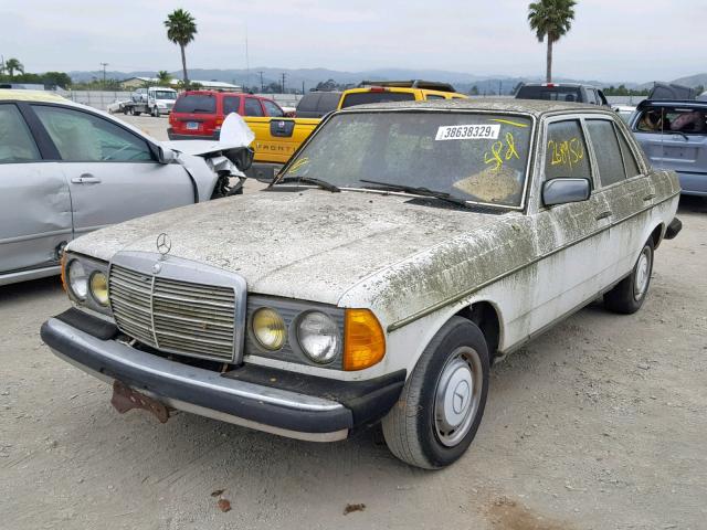 WDBAB23A2CB354382 - 1982 MERCEDES-BENZ 240 D WHITE photo 2