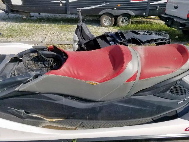 YDV01407B111 - 2011 BOMBARDIER SEADOO WHITE photo 5