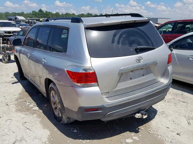 5TDZK3EH9BS045021 - 2011 TOYOTA HIGHLANDER SILVER photo 3