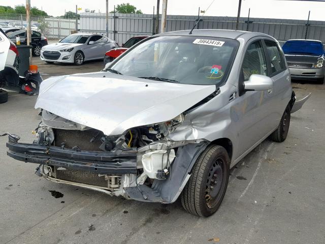 KL1TG66EX9B389379 - 2009 CHEVROLET AVEO LT SILVER photo 2