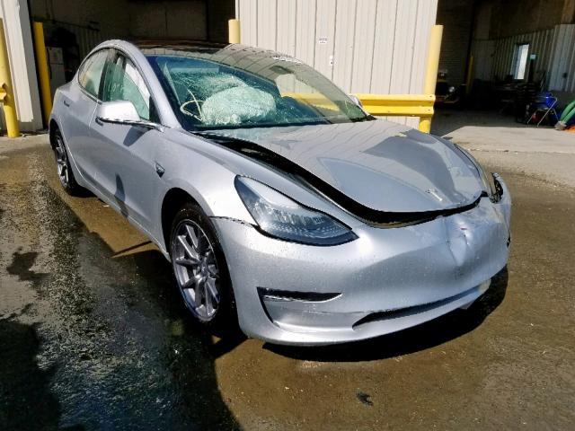 5YJ3E1EB3JF181371 - 2018 TESLA MODEL 3 SILVER photo 1