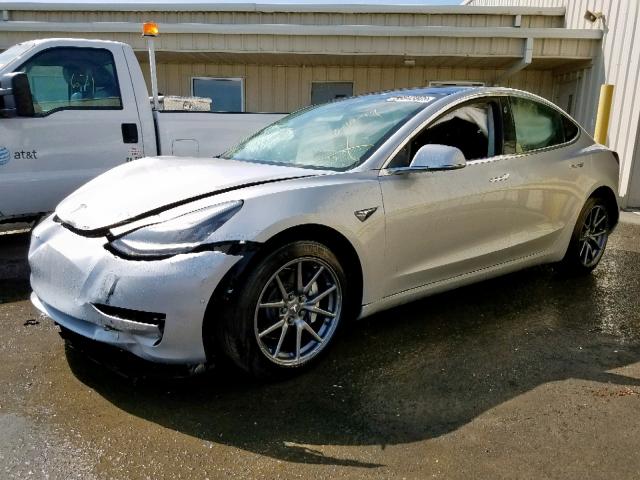 5YJ3E1EB3JF181371 - 2018 TESLA MODEL 3 SILVER photo 2