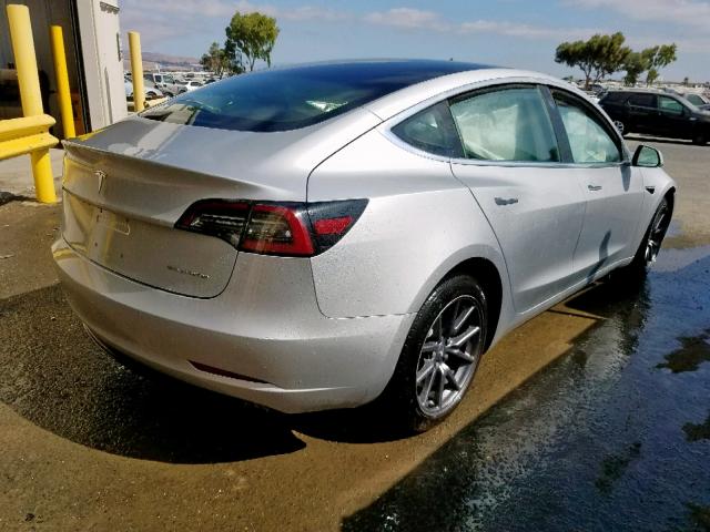 5YJ3E1EB3JF181371 - 2018 TESLA MODEL 3 SILVER photo 4