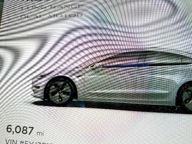 5YJ3E1EB3JF181371 - 2018 TESLA MODEL 3 SILVER photo 8