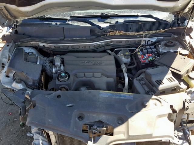 2CKDL63F376051207 - 2007 PONTIAC TORRENT SILVER photo 7