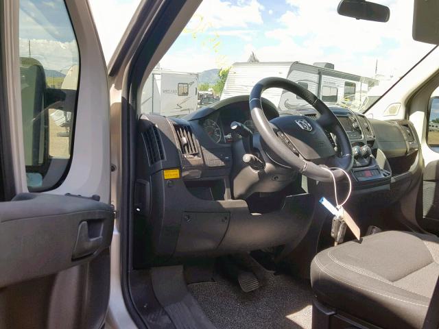 3C6URVJG5HE533715 - 2017 RAM PROMASTER 金色 照片 9