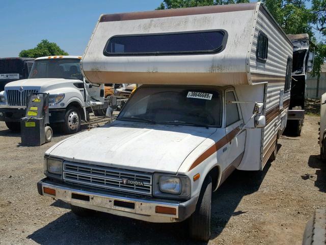 JT5RN44D3D1141167 - 1983 TOYOTA PICKUP / C BROWN photo 2