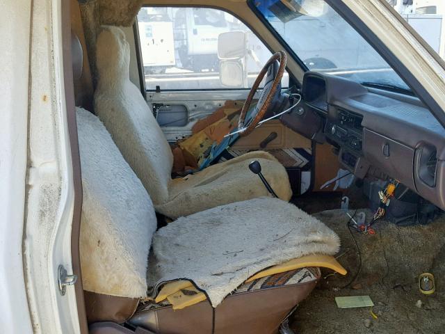 JT5RN44D3D1141167 - 1983 TOYOTA PICKUP / C BROWN photo 5