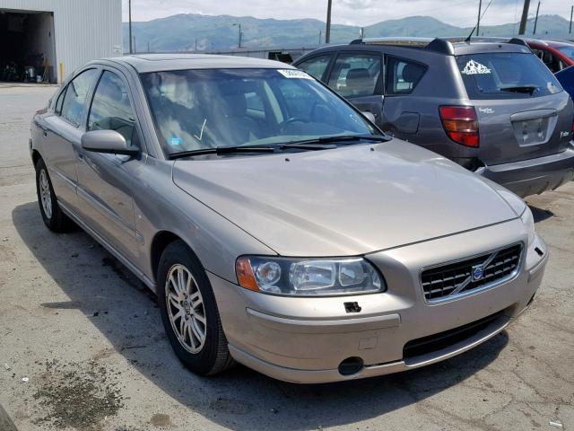 YV1RS640252480661 - 2005 VOLVO S60 GOLD photo 1