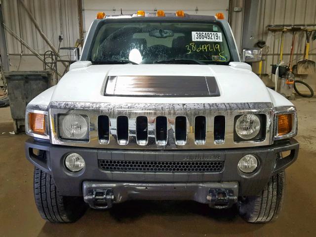 5GTDN13E678171680 - 2007 HUMMER H3 WHITE photo 9