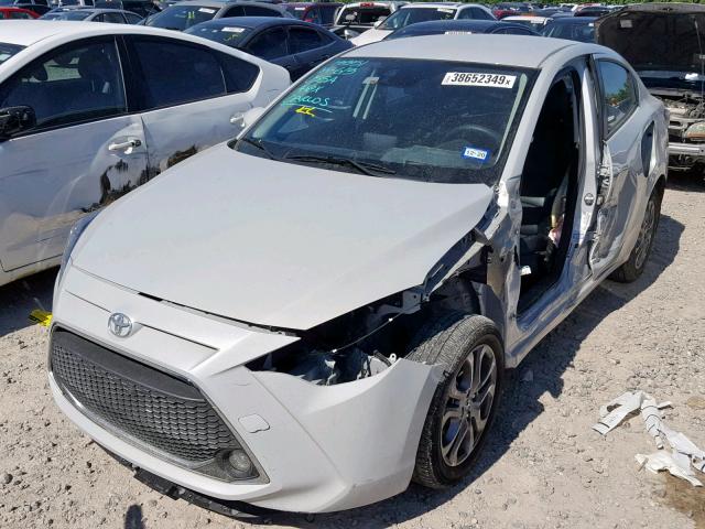 3MYDLBYV1KY501140 - 2019 TOYOTA YARIS L SILVER photo 2