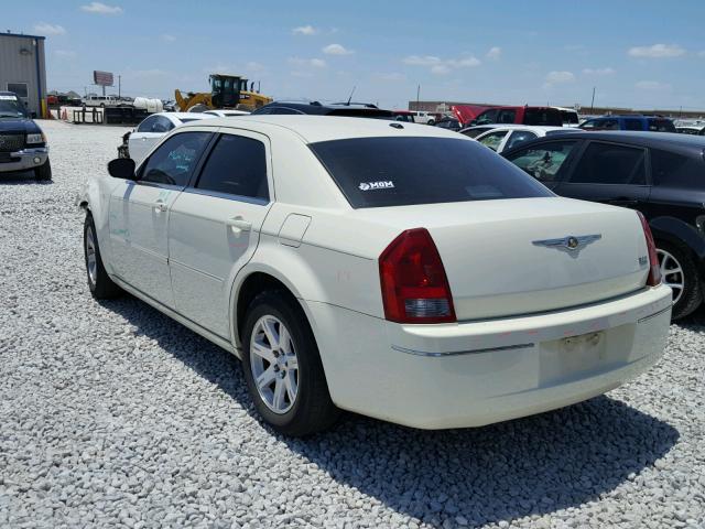 2C3KA53G97H860937 - 2007 CHRYSLER 300 TOURIN CREAM photo 3